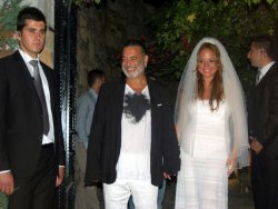 Ayşe Ali'yi boşuyor