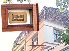 350 yıllık camide dansöz oynuyor!