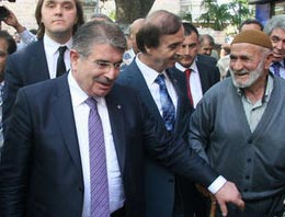 "Lan senin de bıyığını seveyim"