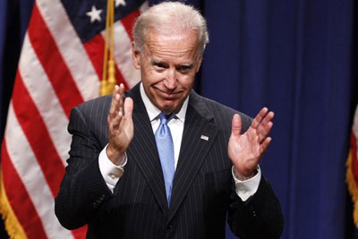 Bari beni seviyormuş gibi yapın