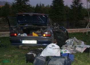Otomobil takal attı: 2 ölü, 4 yaralı