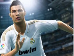 PES 2013 mutlak kontrol vaat ediyor