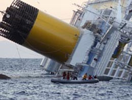 Hindistan'da gemi kazası: 40 ölü!