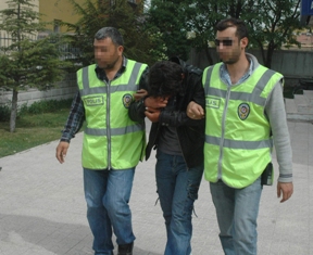10 caminin yardım paralarını çaldı