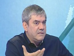 Özdil'den tiyatroya ofsayt yorumu!