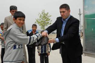 Ribat'tan öğrencilere hediye