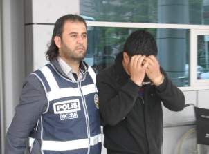 Gardiyana rüşvetle dil altı sim kartı