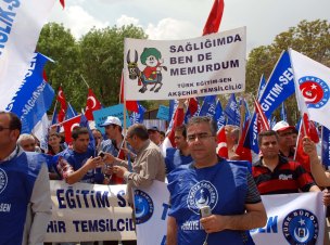 Kamu-Sen Konya'da miting düzenledi