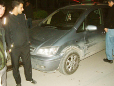 Park halindeki araçlara çarptı