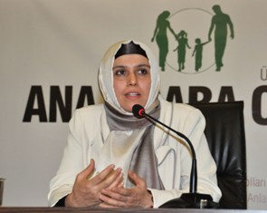 Diziler eşlerin arasını açıyor