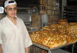 Pide, ekmeğin pabucunu dama attı
