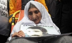 'Ben Kenan Evren'in peşindeyim, anayım'