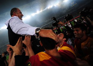 Aysal ilk yılında şampiyon