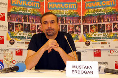 'Maaşla 8 dizide oynayarak sanatçı olunmaz'