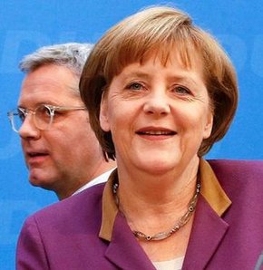 Merkel veliahtının ipini çekti