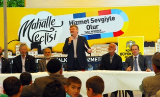 Akyürek mahalleliyle buluştu