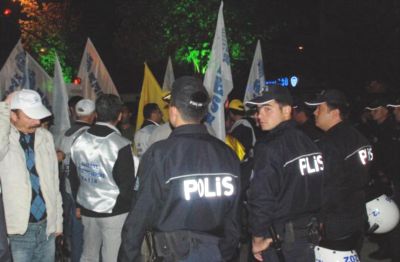 Konya'daki iş bırakma eylemine polis egeli