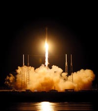 İlk özel kargo uzay aracı yola çıktı