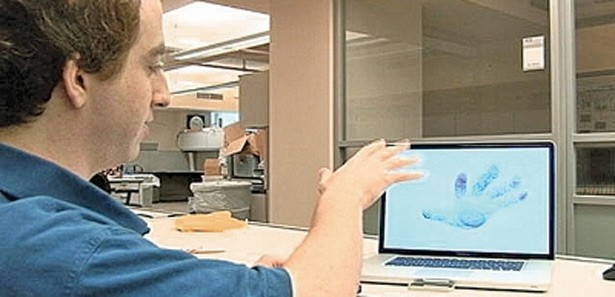 Mouse tarih oluyor, yerine parmak geçecek