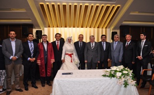 Nikâhlarını Akyürek kıydı