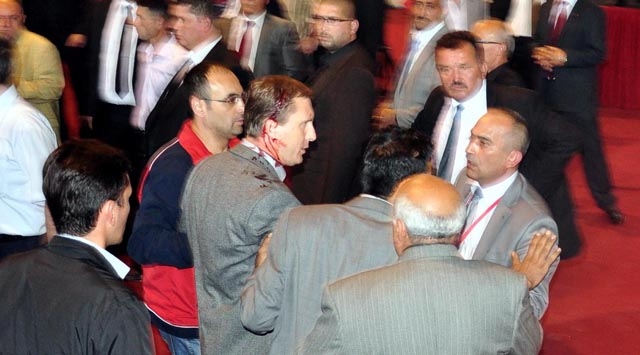 MHP il kongresinde kan aktı