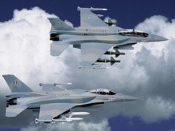 Ekonomik krizle boğuşan Yunanistan'dan füze tatbikatı