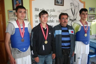 Sporcular sevinçle karşılandı