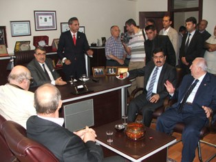 Aksu: Terörle, Kürt Sorununu Ayrı Tutuyoruz