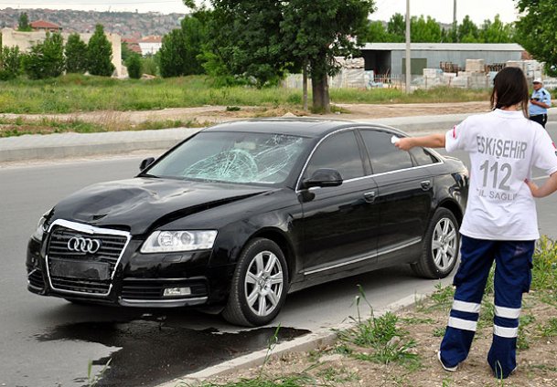 MHP'li Bal'ın aracı kaza yaptı!