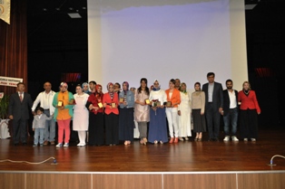M.Aymaz'da mezuniyet coşkusu