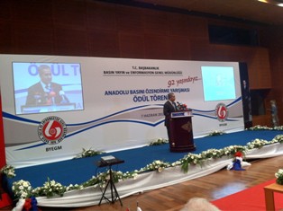 Gazeteciler ödüllendirildi