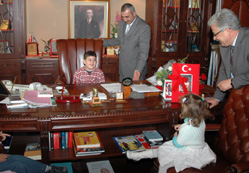 Minikler 23 Nisan'ı erken kutladı