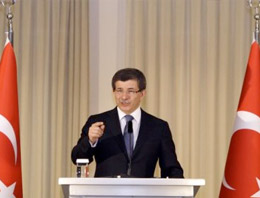 Davutoğlu Esad'ı hedef aldı