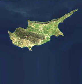 Rumların İsrail aşkı büyüyor!