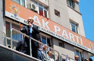 Gandi’nin kürsüsü tık rekoru kırıyor