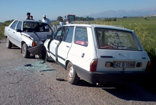 Beyşehit'de trafik kazası: 8 yaralı