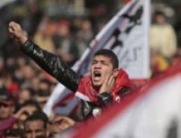 Tahrir yine doldu taştı