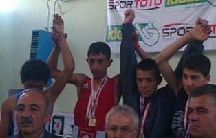 Boksta bronz başarı