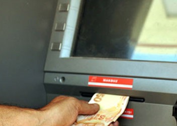 ATM'ye giden memura zam şoku!