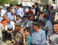 Cenaze şenliği yarım bıraktı