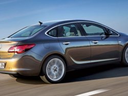 Opel Astra Sedan geliyor
