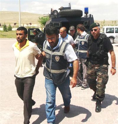 Adliyeye özel harekat götürdü