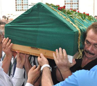 Orhan Baba'dan zor görev!