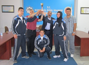Kick boksun yıldızı Özel İdare