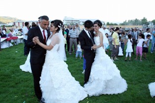 Tunceli’de 40 çifte toplu nikah kıyıldı