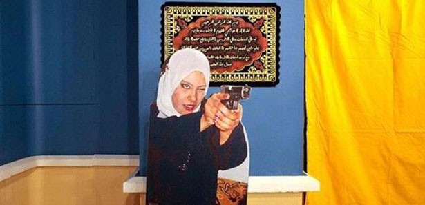 Başörtülü kadın, hedef tahtasında!