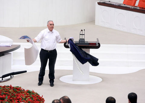 Ensar Öğüt neden soyundu?