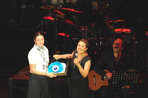 Nilüfer sahnelere geri döndü