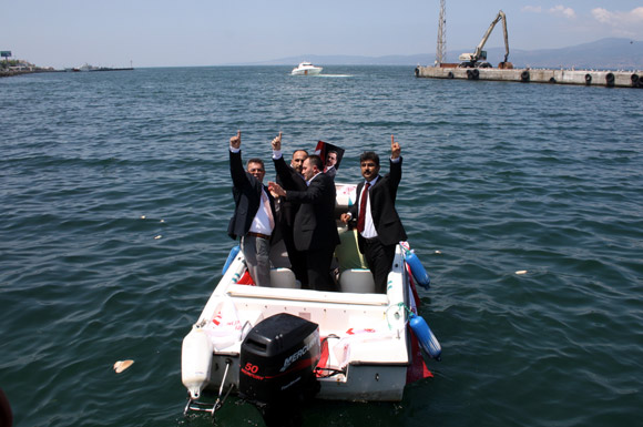 İmralı'yı görmek için gittiler