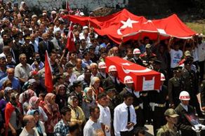 Şehidi 3 bin kişi uğurladı!